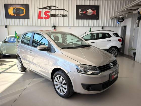 VOLKSWAGEN FOX 1.0 MI TREND 8V FLEX 4P MANUAL VOLKSWAGEN FOX 1.0 MI TREND 8V FLEX 4P MANUAL